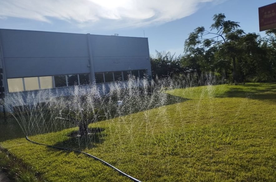 A KRS é uma empresa especializada em serviços de implantação e manutenção de áreas verdes.